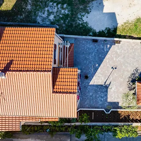 Appartamento Dina Zara