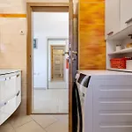 Апартаменти Dina *